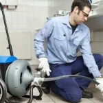Basınçlı sistemle gider yıkama işlemi yapılan bina tesisatı